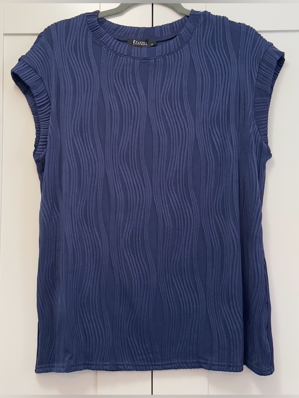 Navy Blue Ribbed Wavy Textured Material Sleeveless Blouse Sz M